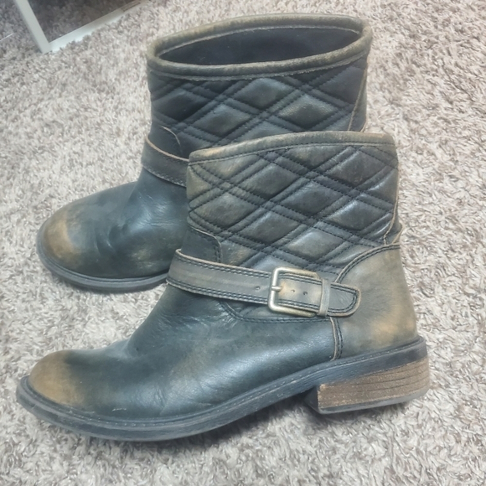 Lucky booties‎